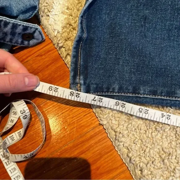 American Eagle High Rise Skinny Kick Distressed Jeans size 8R - Picture 2 of 6